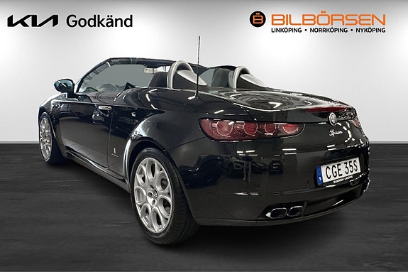 Alfa Romeo Spider 6 of 18