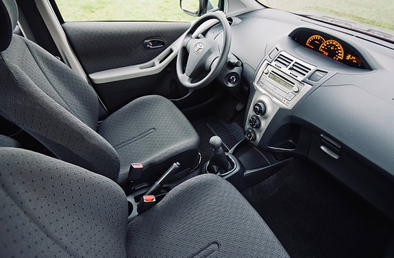 Toyota Yaris 11 of 11