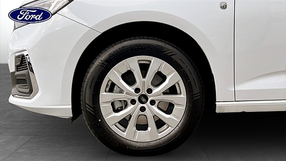 Ford Transit Connect 18 of 23