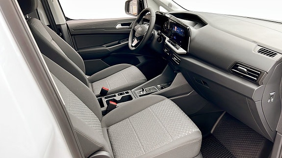 Ford Transit Connect 6 of 23