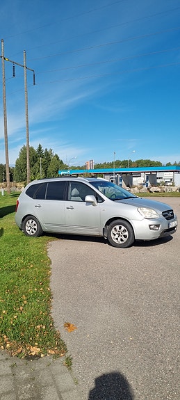 Kia Carens 4 of 4