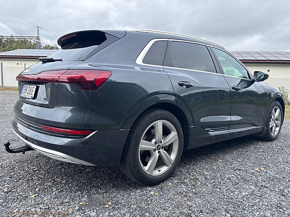 Audi e-tron 6 of 30