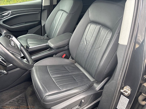 Audi e-tron 19 of 30