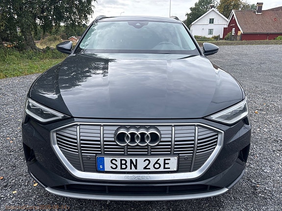 Audi e-tron 3 of 30