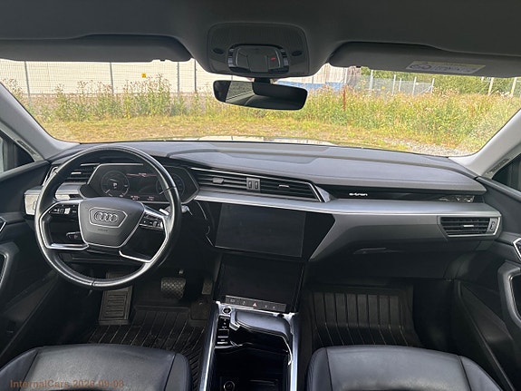 Audi e-tron 16 of 30
