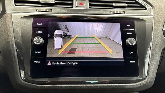 Volkswagen Tiguan 9 of 12