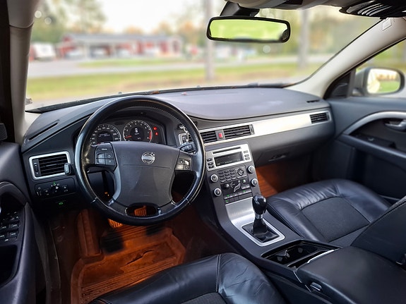 Volvo V70 5 of 5