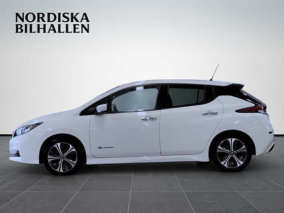 Nissan Leaf 4 of 16