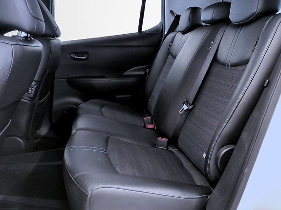 Nissan Leaf 14 of 16