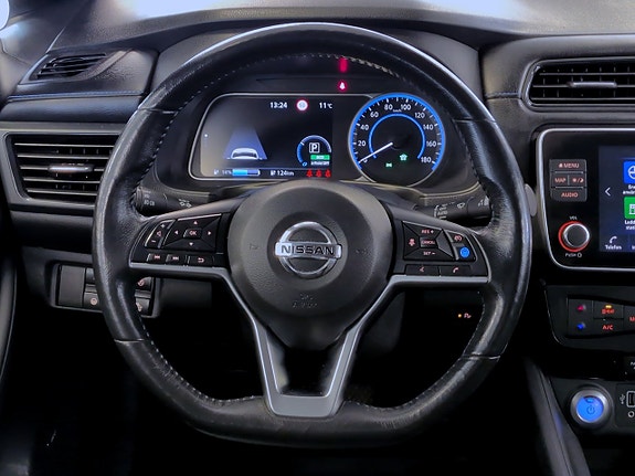 Nissan Leaf 9 of 16