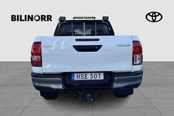 Toyota HiLux 6 of 11