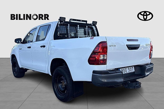 Toyota HiLux 4 of 11