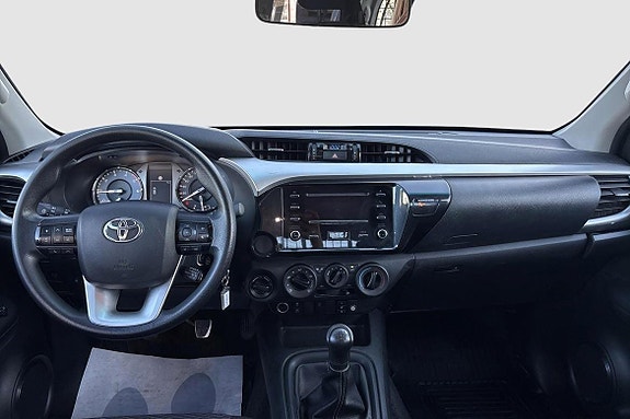 Toyota HiLux 8 of 11