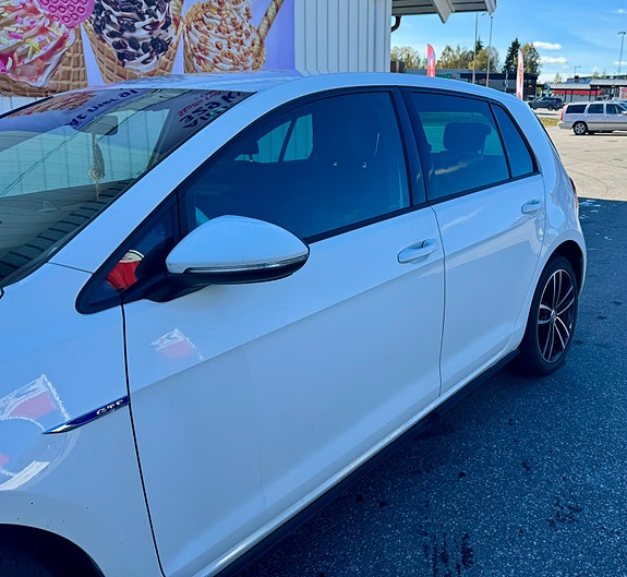 Volkswagen Golf VII 5 of 11