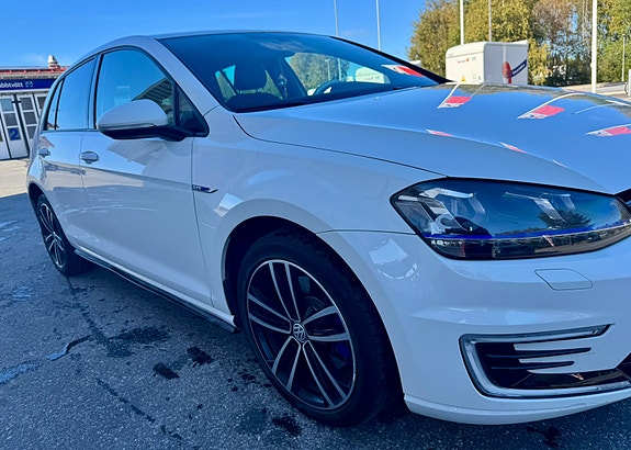 Volkswagen Golf VII 2 of 11