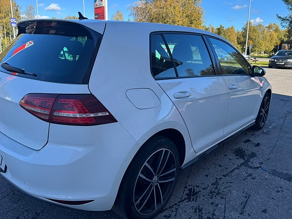 Volkswagen Golf VII 6 of 11