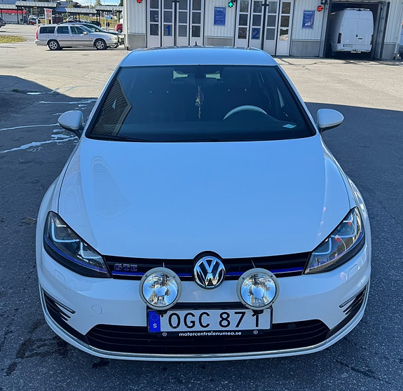 Volkswagen Golf VII 7 of 11