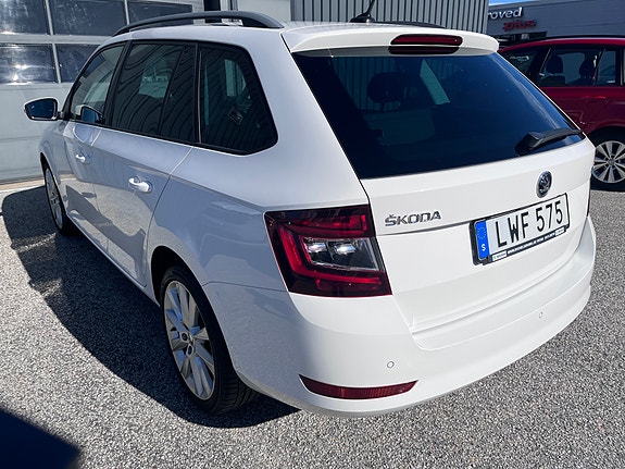 Skoda Fabia 2 of 6