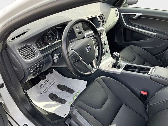 Volvo V60 9 of 15