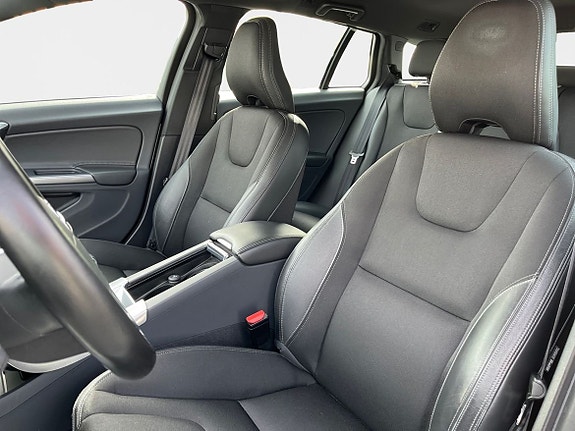 Volvo V60 10 of 15