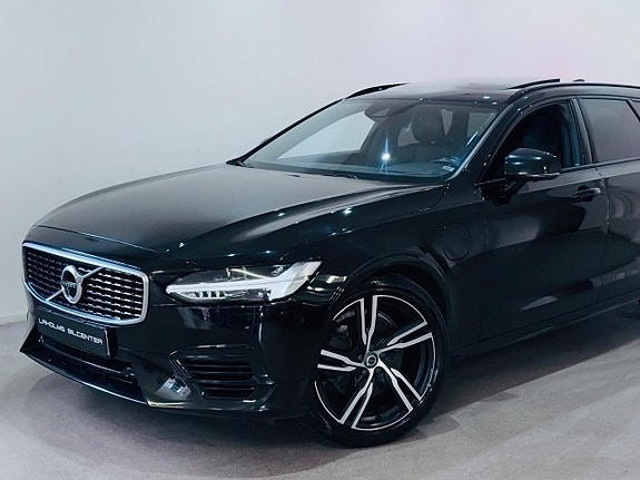 Volvo V90 2 of 26
