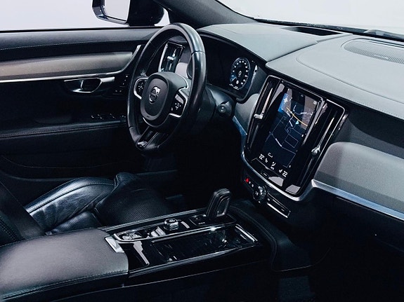 Volvo V90 4 of 26