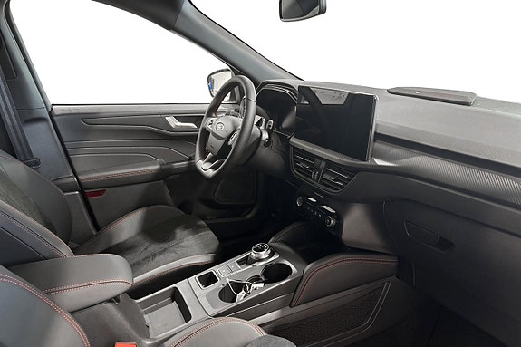 Ford Kuga 10 of 15