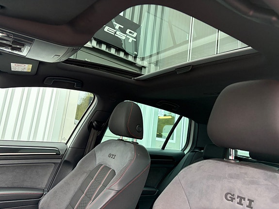 Volkswagen Golf I 17 of 20