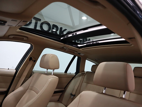 BMW 330i 9 of 20