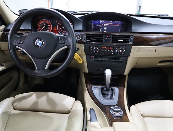 BMW 330i 13 of 20