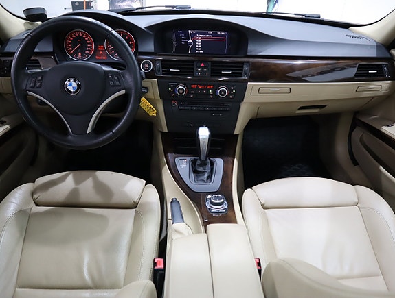 BMW 330i 12 of 20