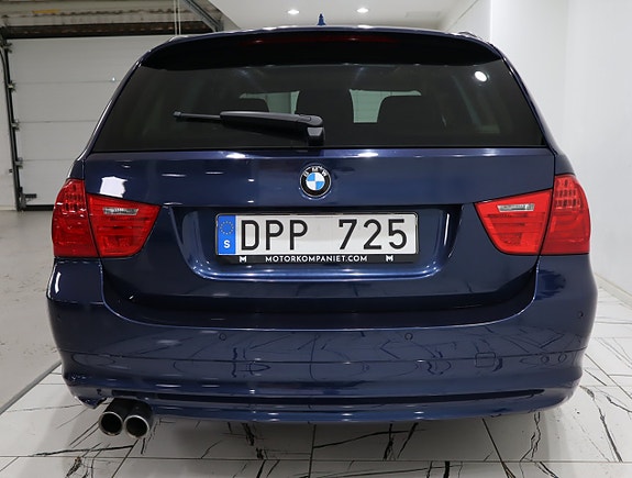 BMW 330i 5 of 20