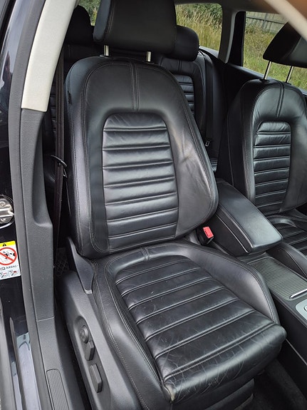 Volkswagen Passat 9 of 16