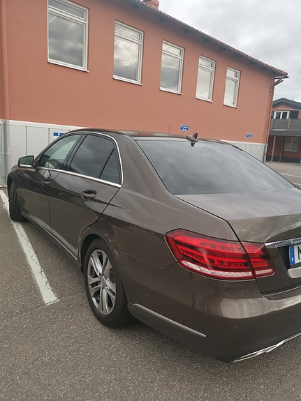 Mercedes-Benz E220 9 of 9