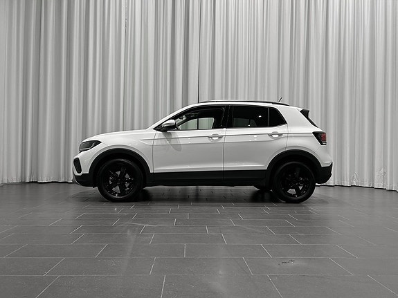 Volkswagen T-Cross 2 of 14