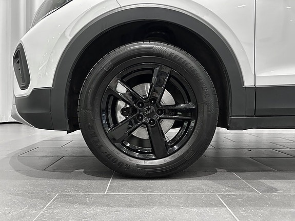 Volkswagen T-Cross 5 of 14