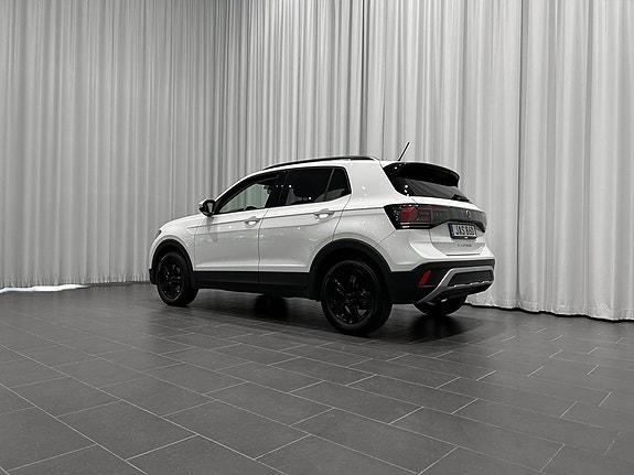 Volkswagen T-Cross 3 of 14