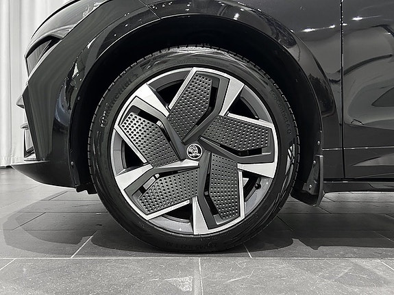 Skoda Enyaq RS 5 of 20