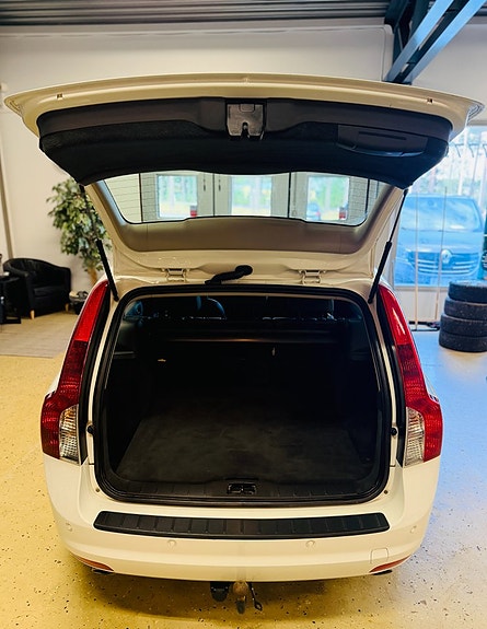 Volvo V50 7 of 22