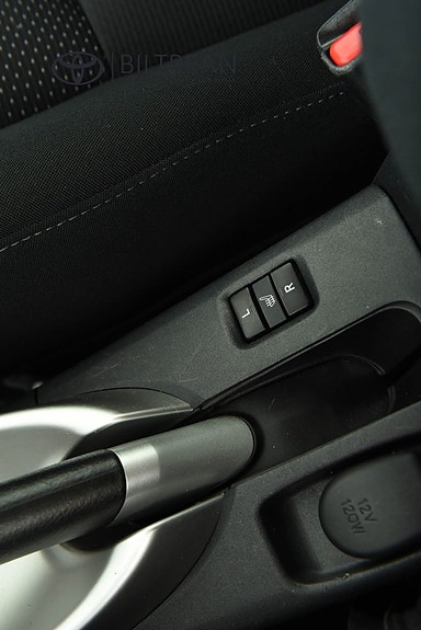Toyota Auris 10 of 12