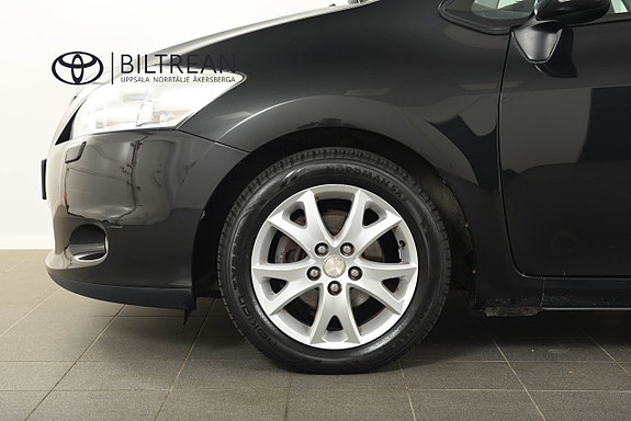 Toyota Auris 12 of 12