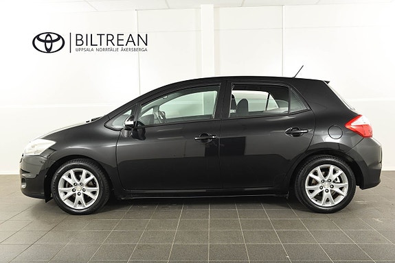 Toyota Auris 2 of 12