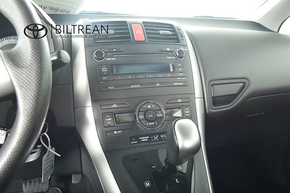 Toyota Auris 9 of 12
