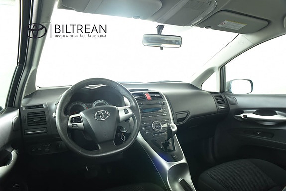 Toyota Auris 4 of 12