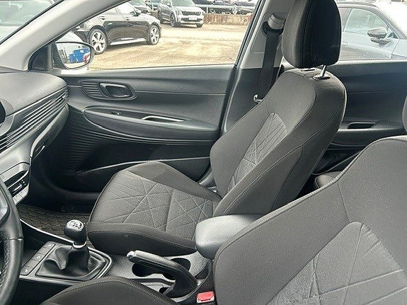 Hyundai Bayon 4 of 5