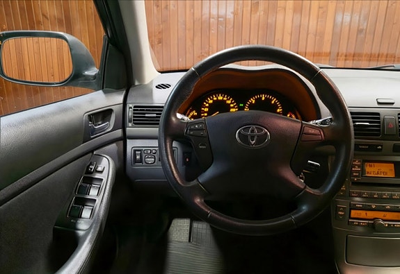Toyota Avensis 9 of 19