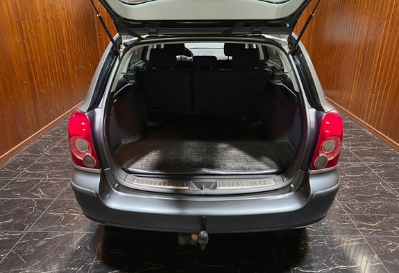 Toyota Avensis 5 of 19