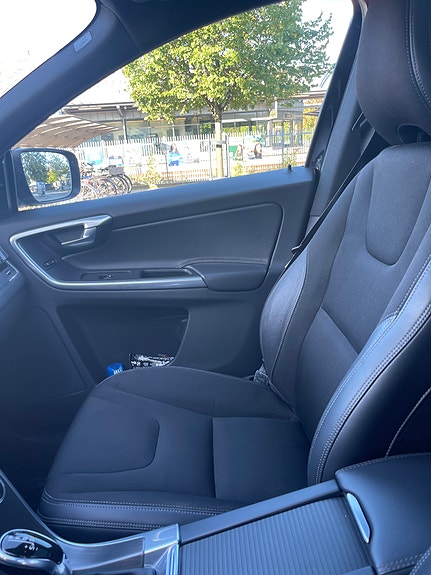 Volvo XC60 14 of 16
