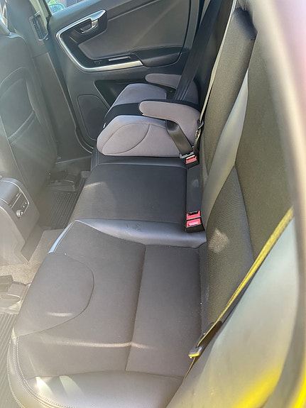 Volvo XC60 12 of 16