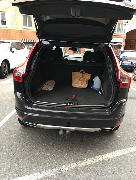 Volvo XC60 8 of 16